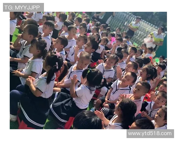 克洛泽解说天下足球精彩瞬间回顾与分析