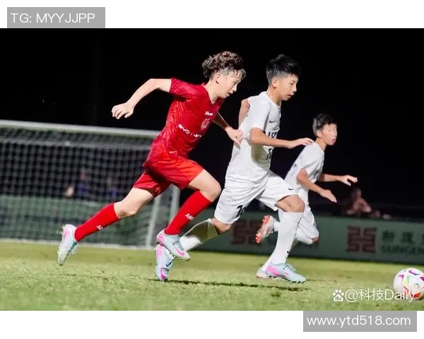 提升青少年足球技能的专业培训课程助力未来足球明星的成长 提升青少年足球技能的专业培训课程助力未来足球明星的成长