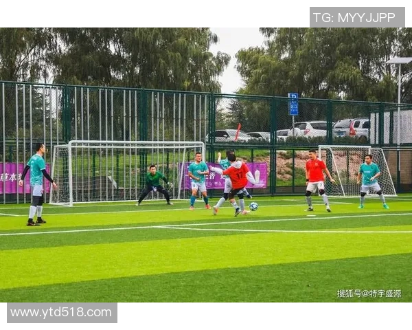 足球元素宿舍的青春岁月与梦想追逐之旅